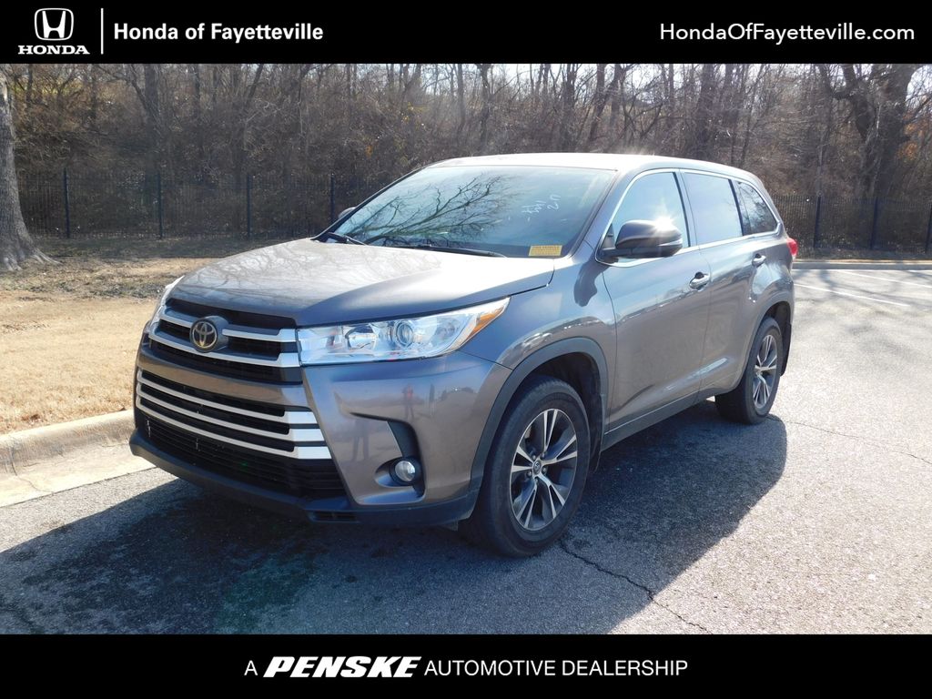 2018 Toyota Highlander Plus -
                Fayetteville, AR