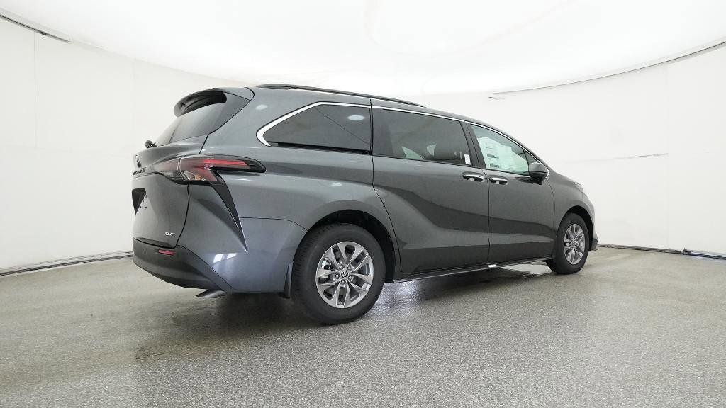 Thumbnail: 2025 Toyota Sienna - 18