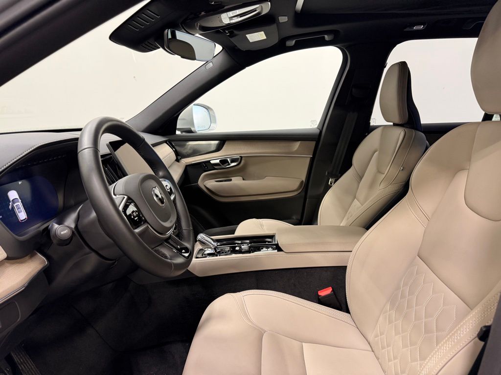 Thumbnail: 2025 Volvo XC90 - 12