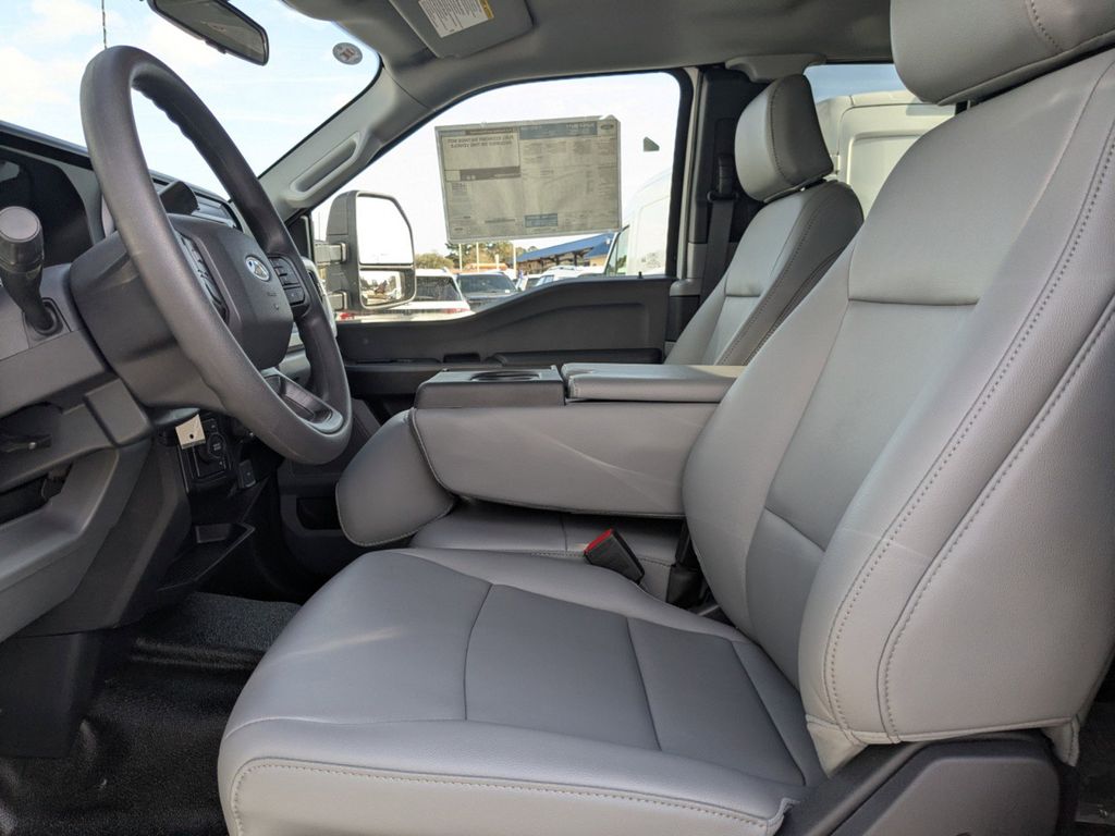 2025 Ford F-450 Chassis XL