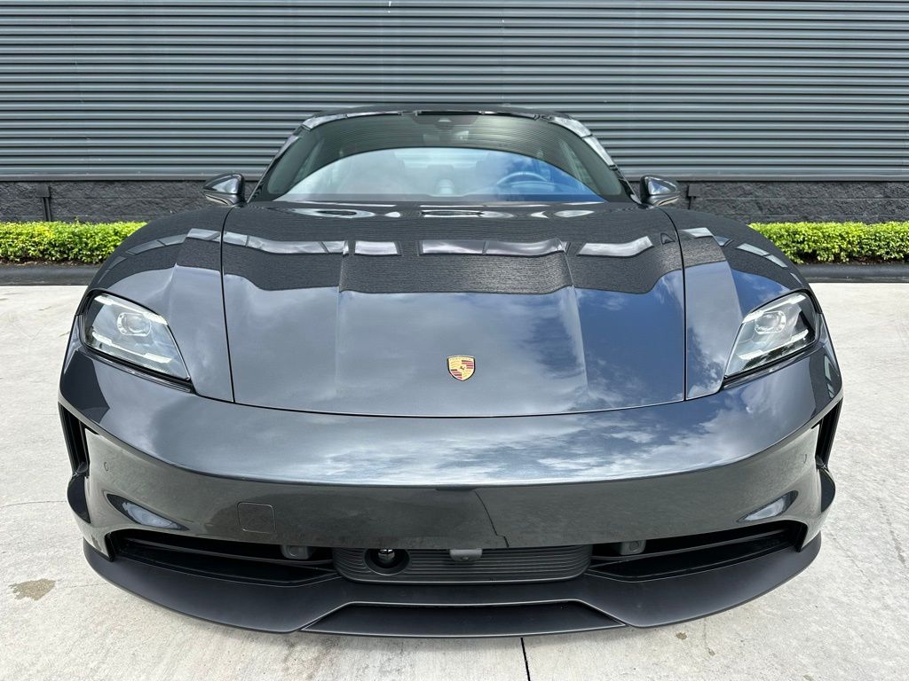 Thumbnail: 2025 Porsche Taycan - 8