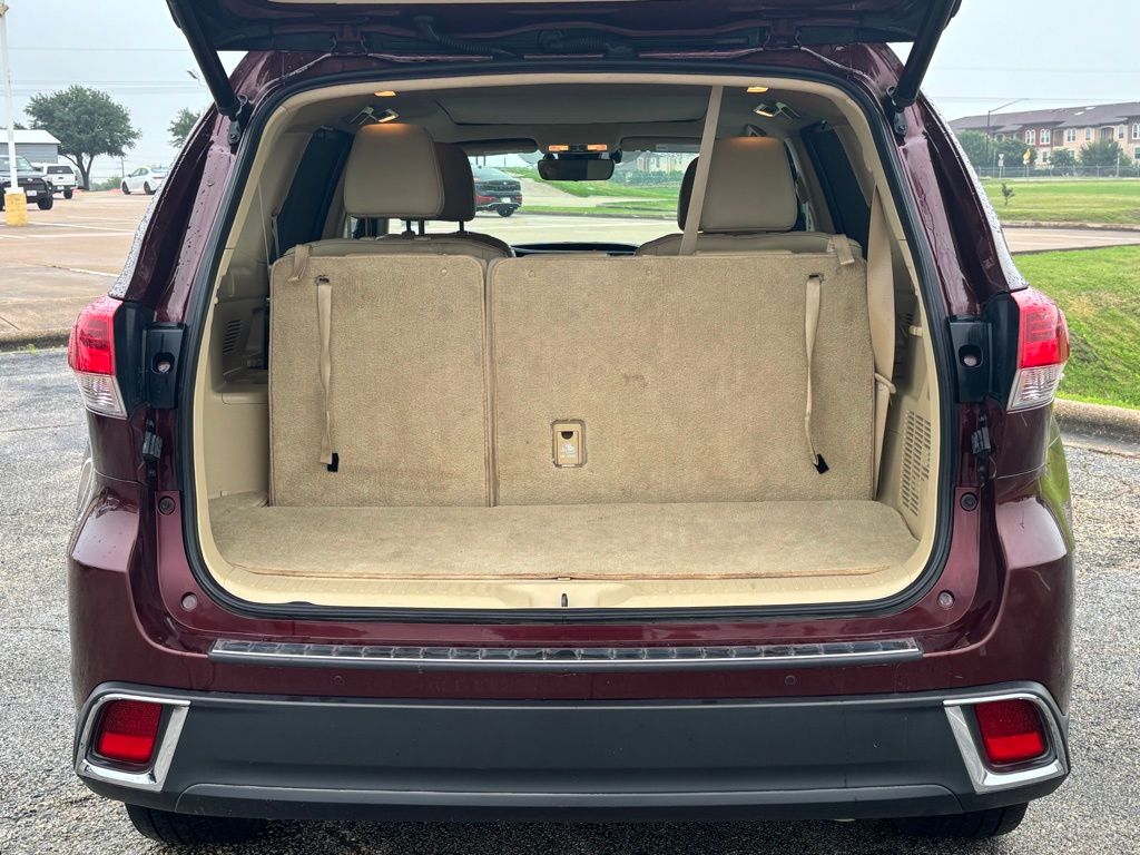 2019 Toyota Highlander Hybrid Limited photo