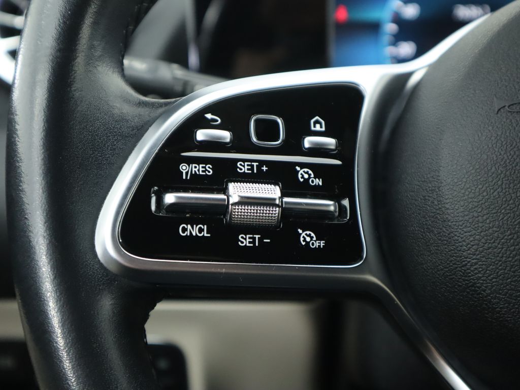 Thumbnail: 2022 Mercedes-Benz GLA - 11