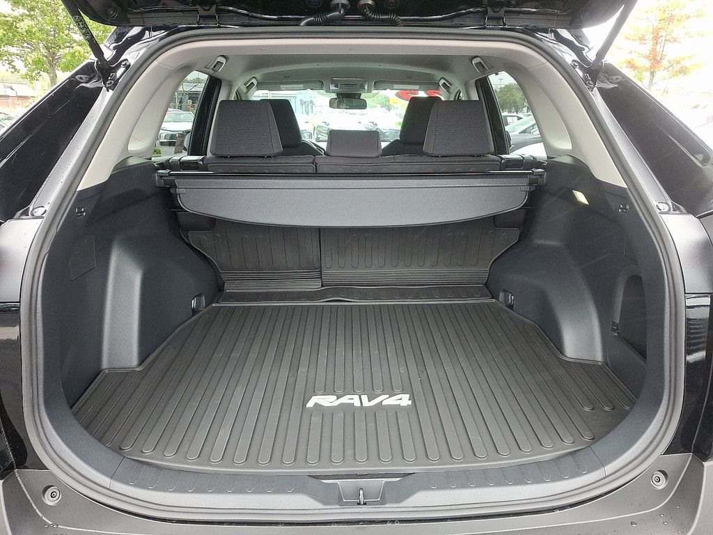 Thumbnail: 2025 Toyota RAV4 - 29