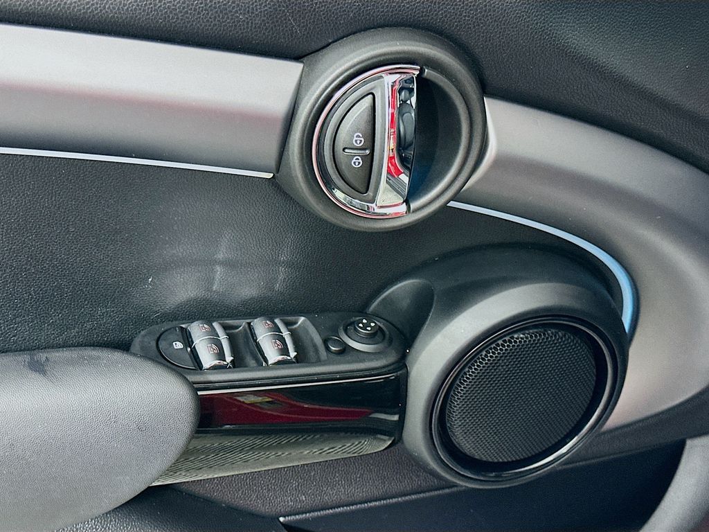 Thumbnail: 2022 MINI Cooper - 17