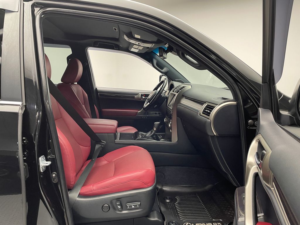 Thumbnail: 2021 Lexus GX - 18