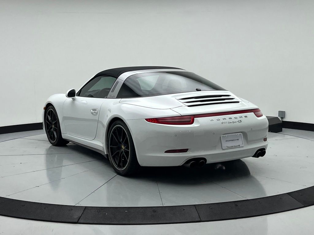 Thumbnail: 2015 Porsche 911 - 3