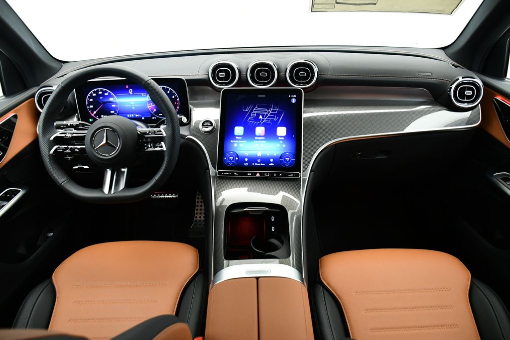 Thumbnail: 2025 Mercedes-Benz GLC - 30