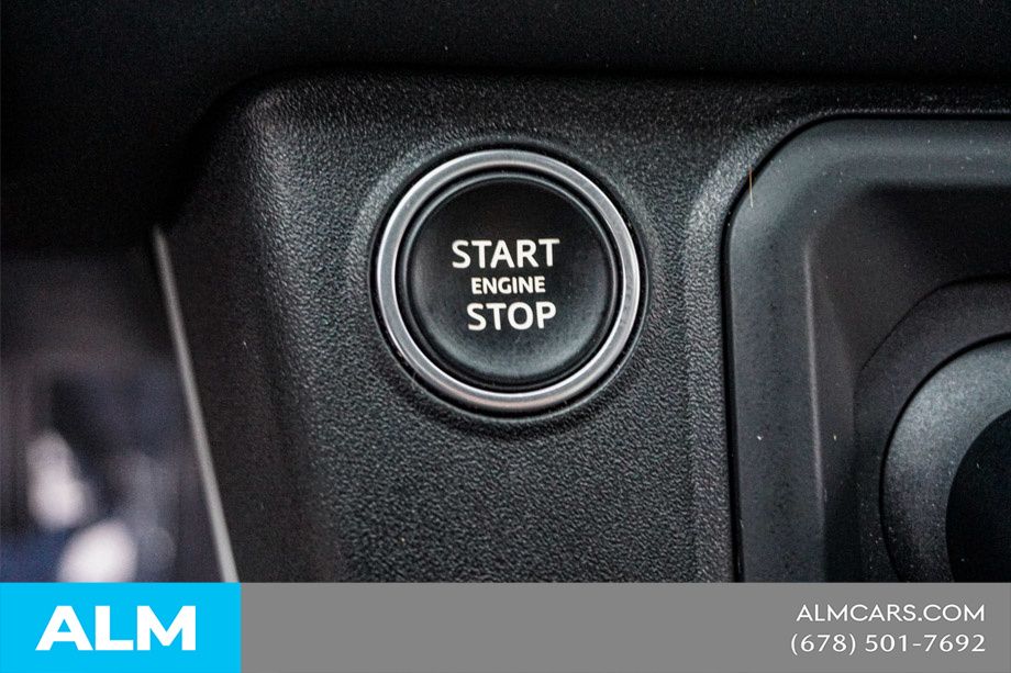 Used 2023 Gray Land Rover X-Dynamic SE image 47