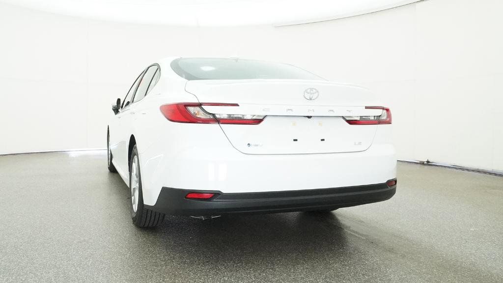 2025 Toyota Camry LE 21