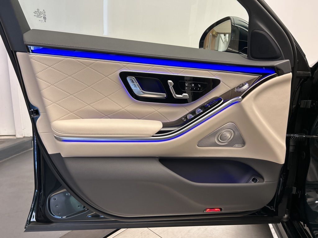 Thumbnail: 2025 Mercedes-Benz S-Class - 11