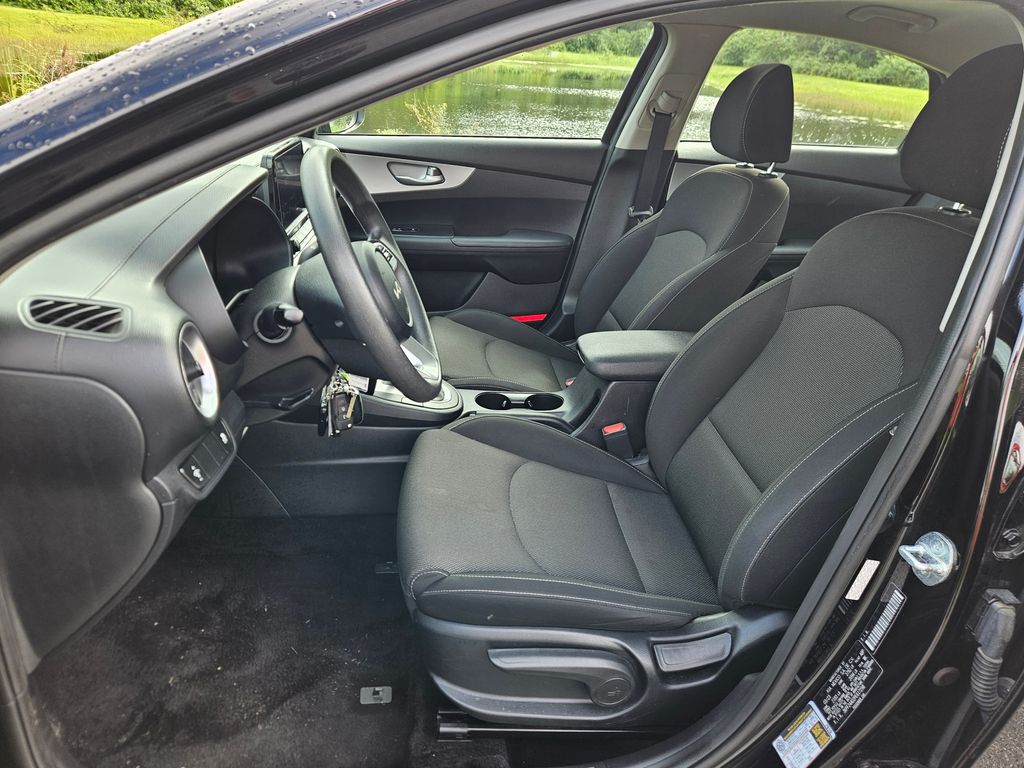 Thumbnail: 2023 Kia Forte - 14