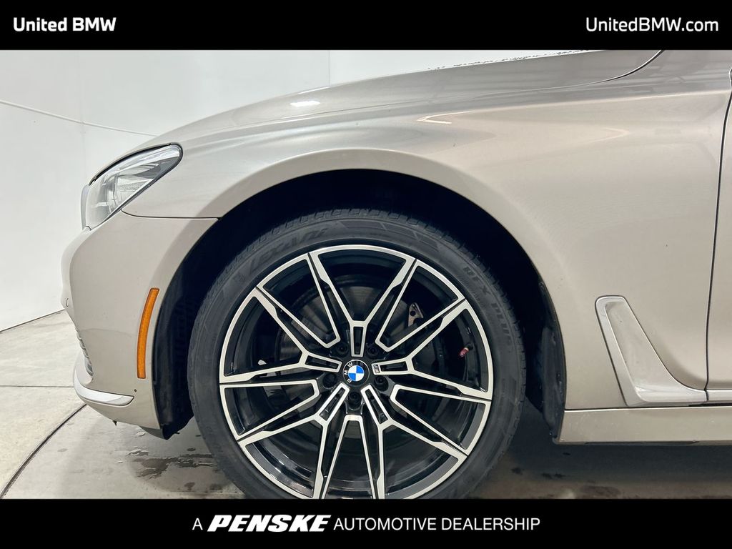 2019 BMW 7 Series 740i xDrive 10