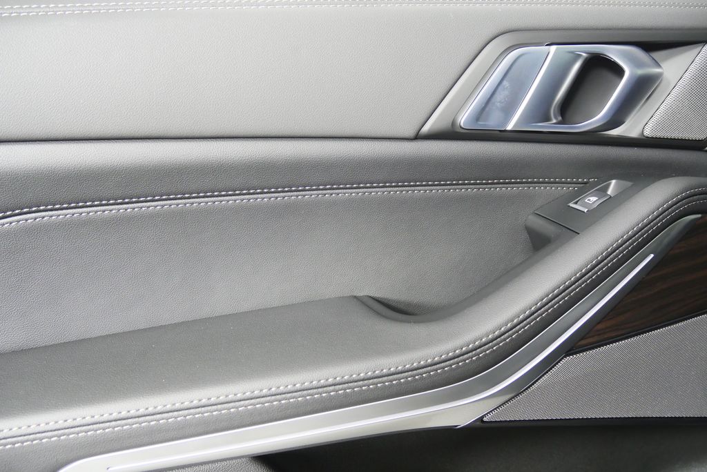 Thumbnail: 2026 BMW X5 - 13