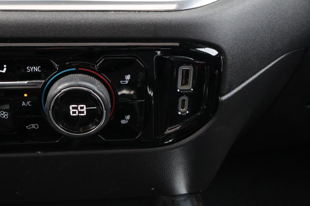 2022 Chevrolet Silverado 1500 RST 27