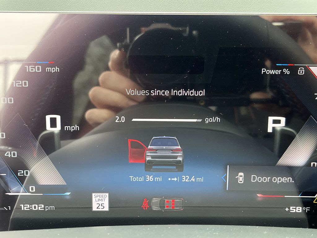 Thumbnail: 2026 BMW X7 - 15