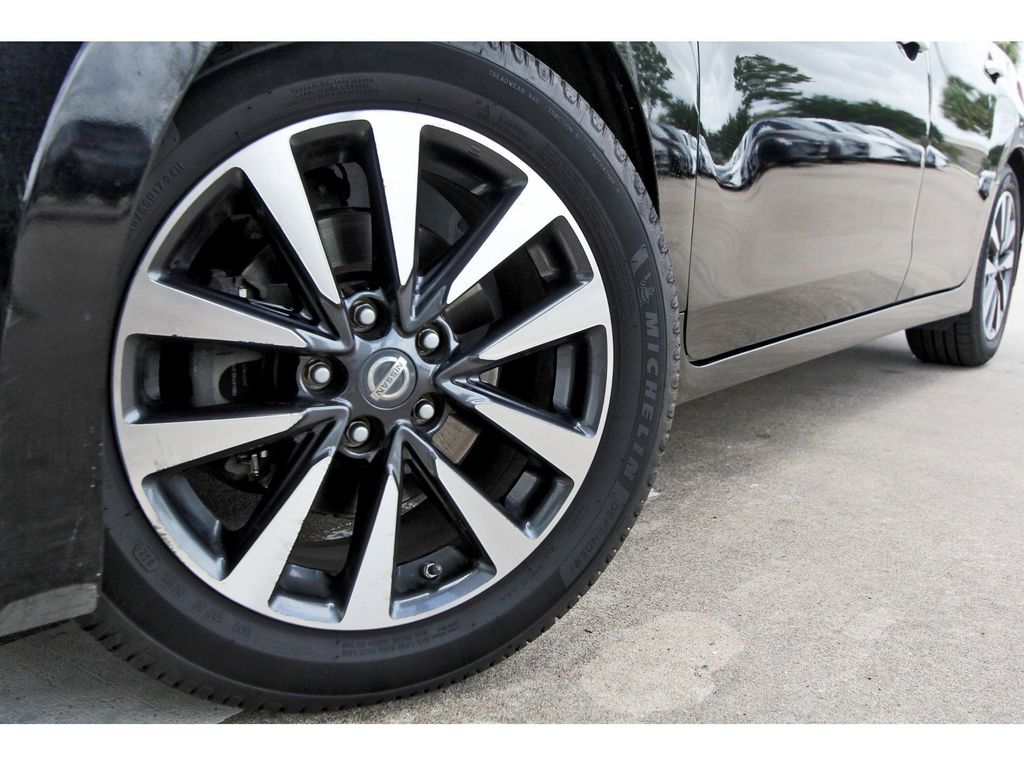 2016 Nissan Altima 2.5 SL Black at Mac Haik CDJR North Houston