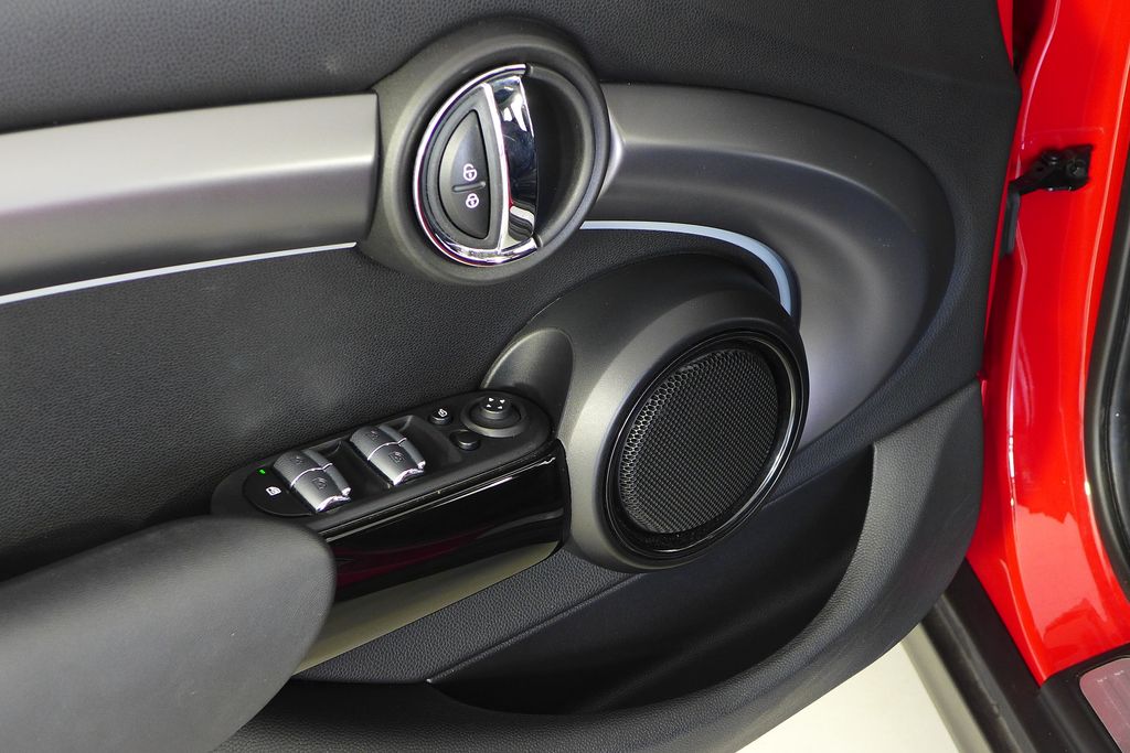 Thumbnail: 2023 MINI Cooper - 12