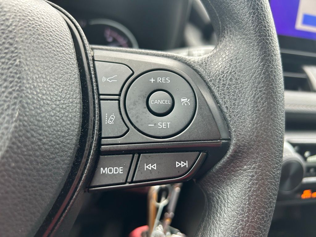 Thumbnail: 2023 Toyota RAV4 - 18