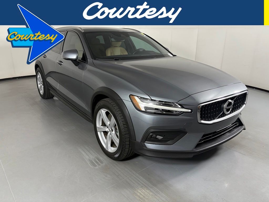 2020 Volvo V60 Cross Country