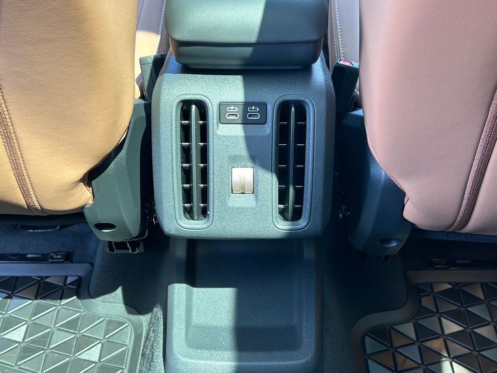 Thumbnail: 2027 MINI Cooper Countryman - 32