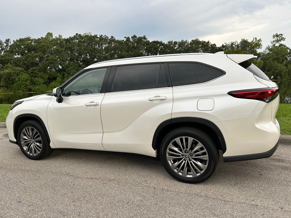 2021 Toyota Highlander Platinum 3