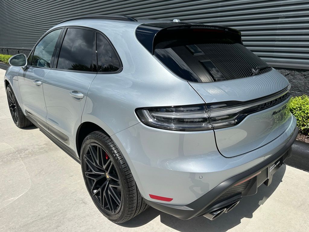 Thumbnail: 2025 Porsche Macan - 3