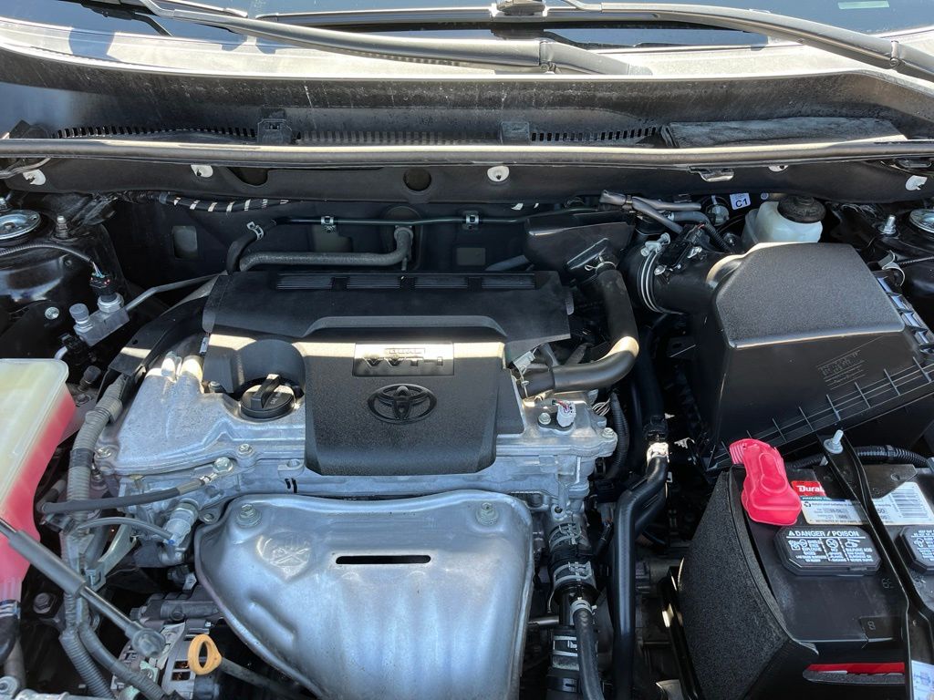 Thumbnail: 2018 Toyota RAV4 - 11