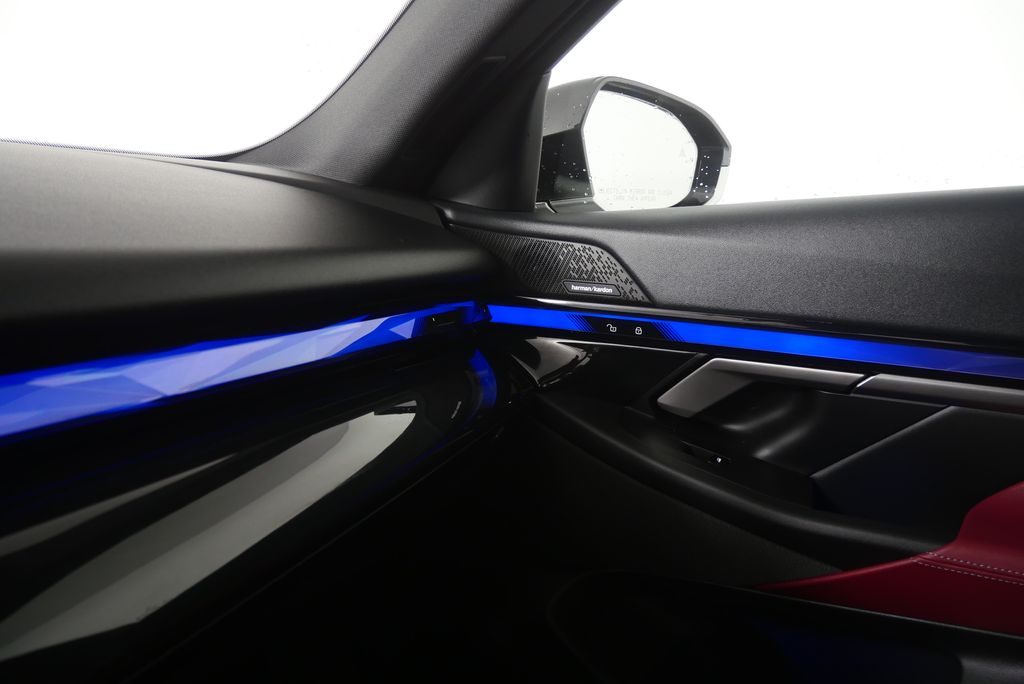 Thumbnail: 2025 BMW 5 Series - 26