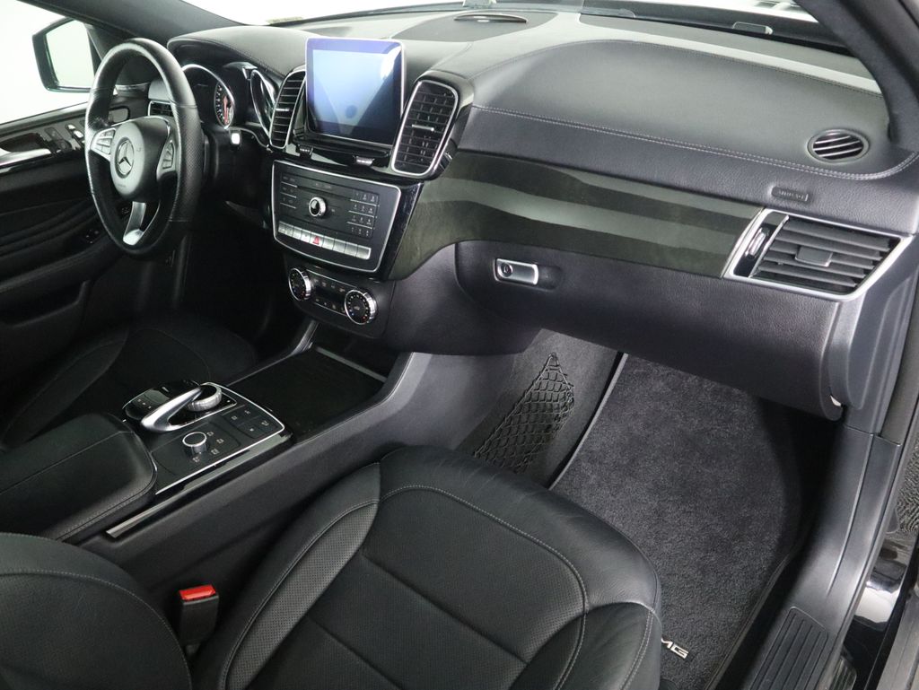 Thumbnail: 2018 Mercedes-Benz GLE - 17