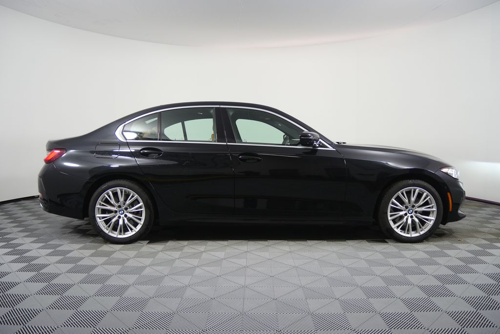 Thumbnail: 2024 BMW 3 Series - 2