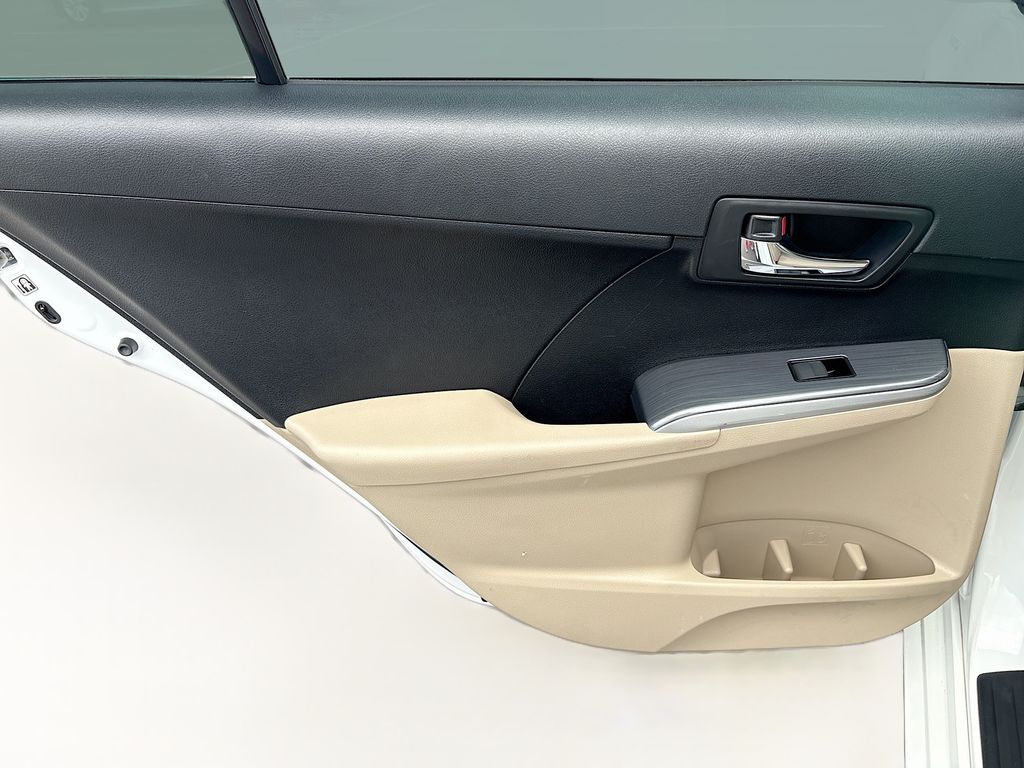 Thumbnail: 2014 Toyota Camry - 25