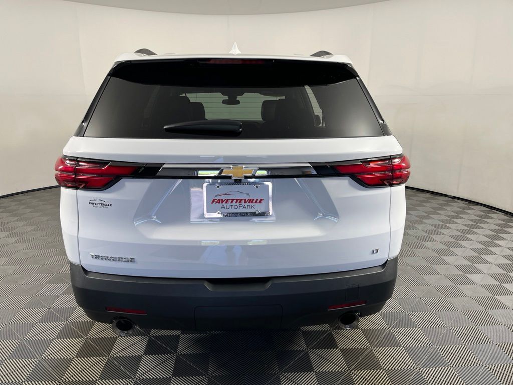 Thumbnail: 2023 Chevrolet Traverse - 4