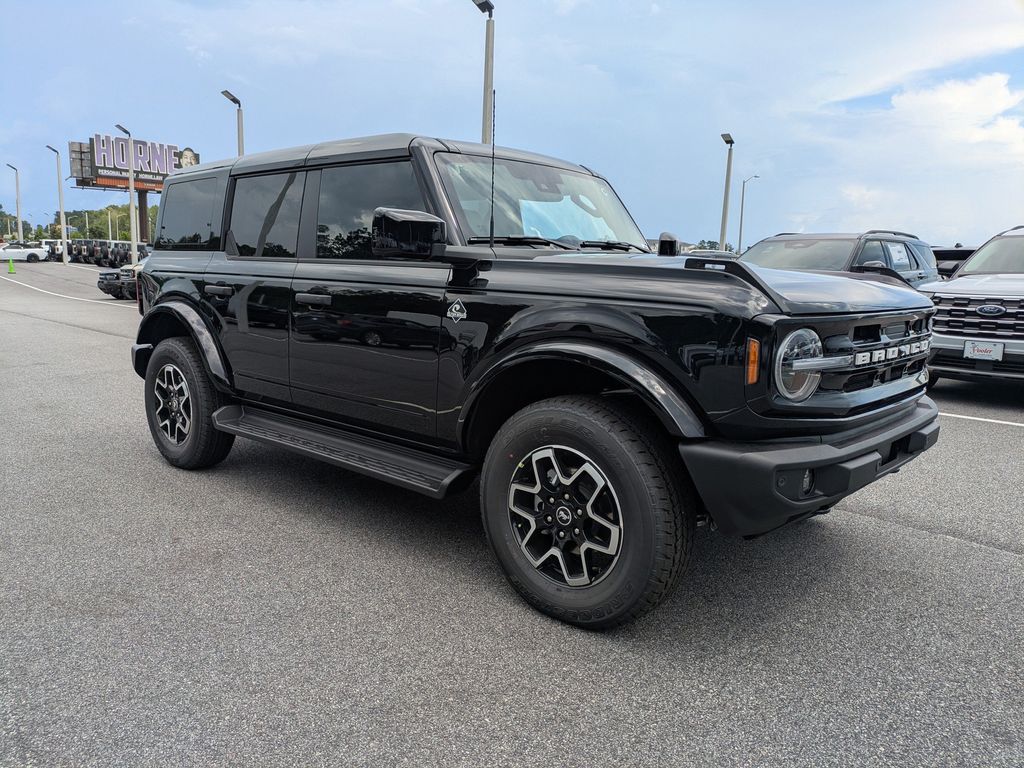 2026 Ford Bronco Outer Banks