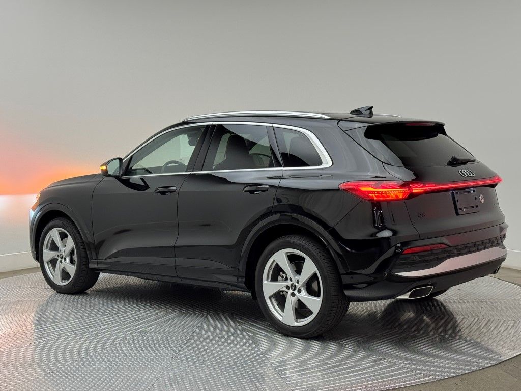 Thumbnail: 2025 Audi Q5 - 6