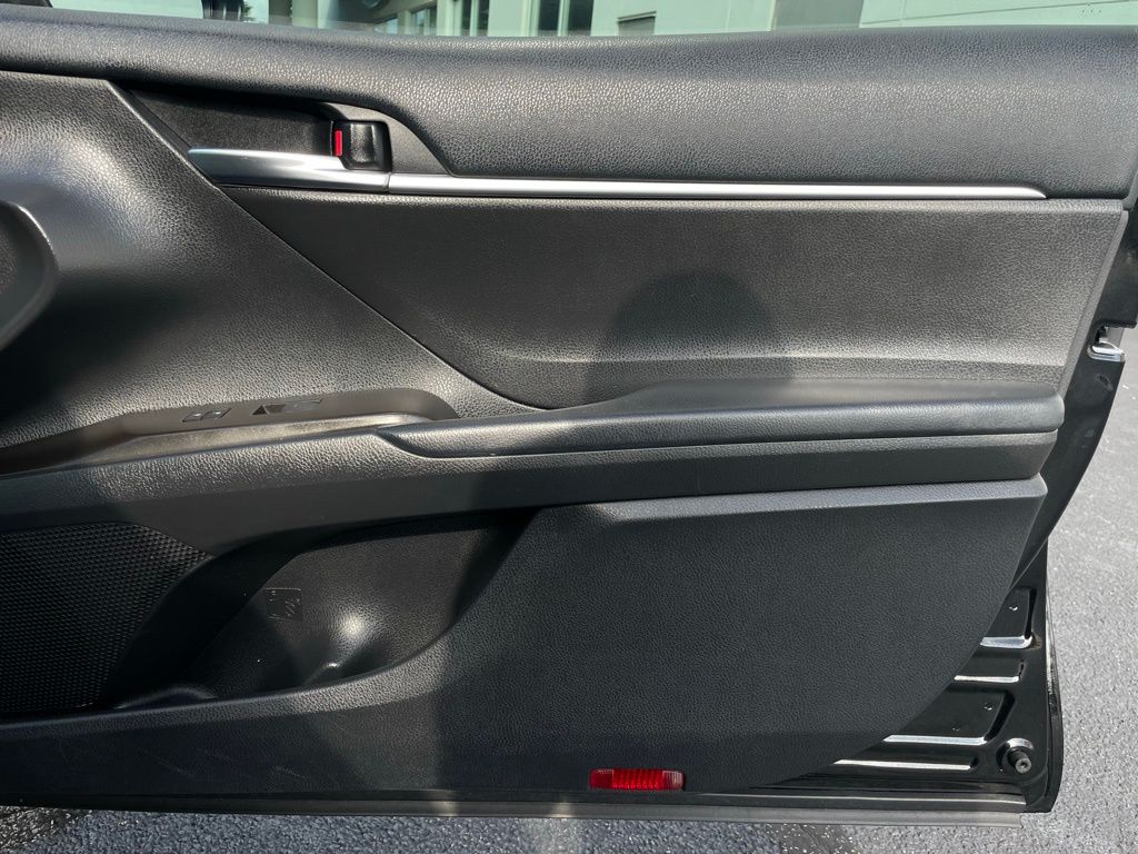 2022 Toyota Camry SE 27