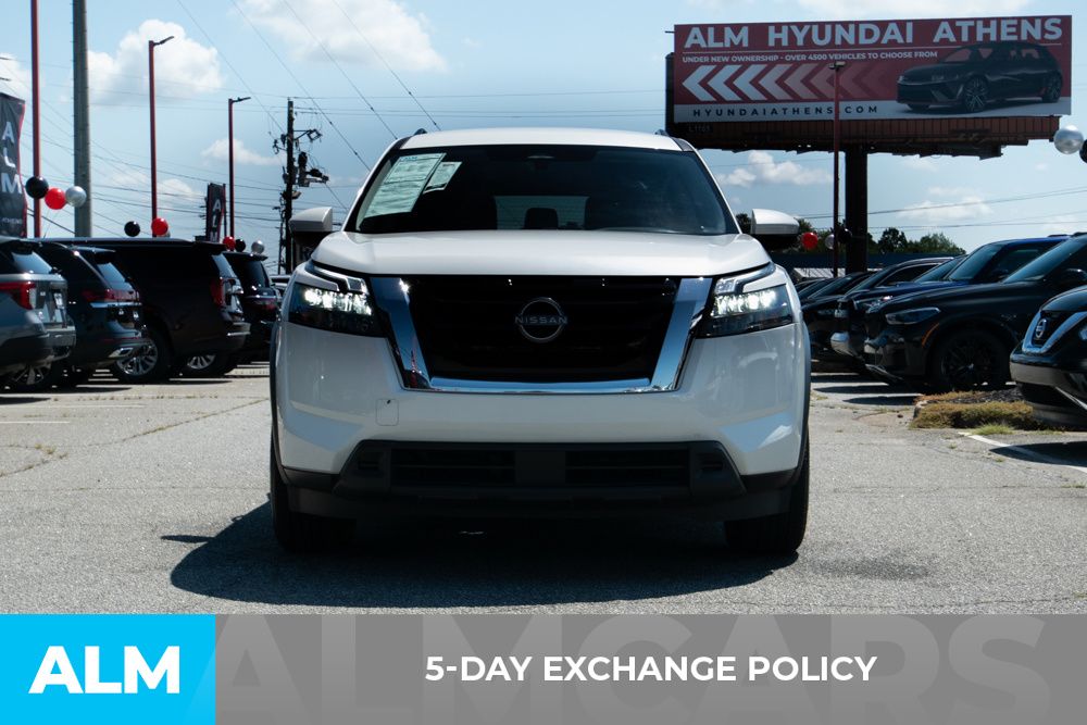 2024 Nissan Pathfinder SV photo 3