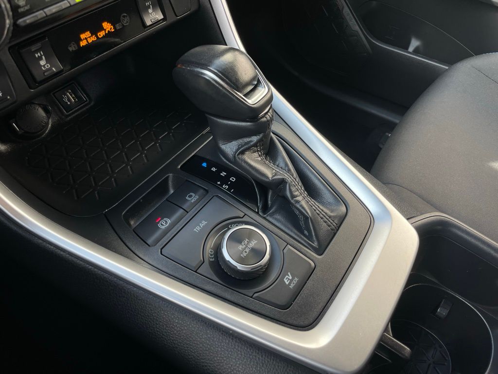 Thumbnail: 2024 Toyota RAV4 - 20