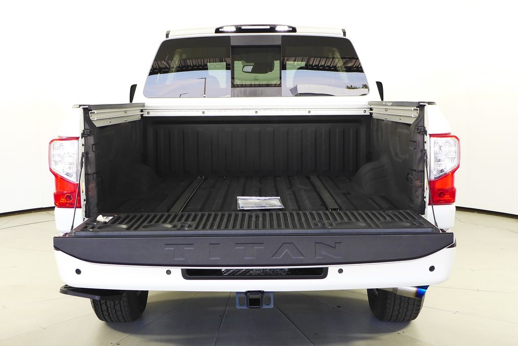 Thumbnail: 2020 Nissan Titan - 10