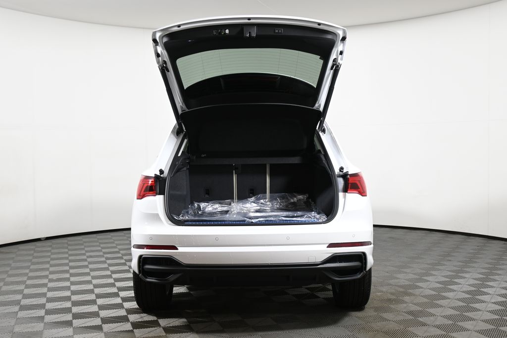 Thumbnail: 2025 Audi Q3 - 28