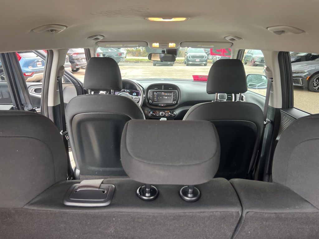2023 Kia Soul LX photo