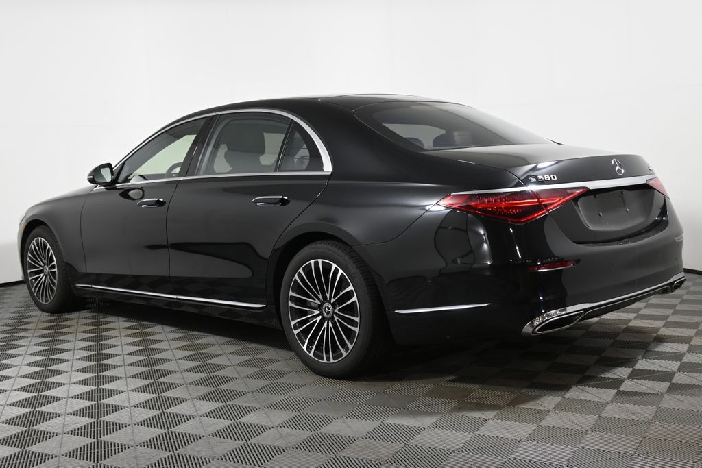 Thumbnail: 2022 Mercedes-Benz S-Class - 8