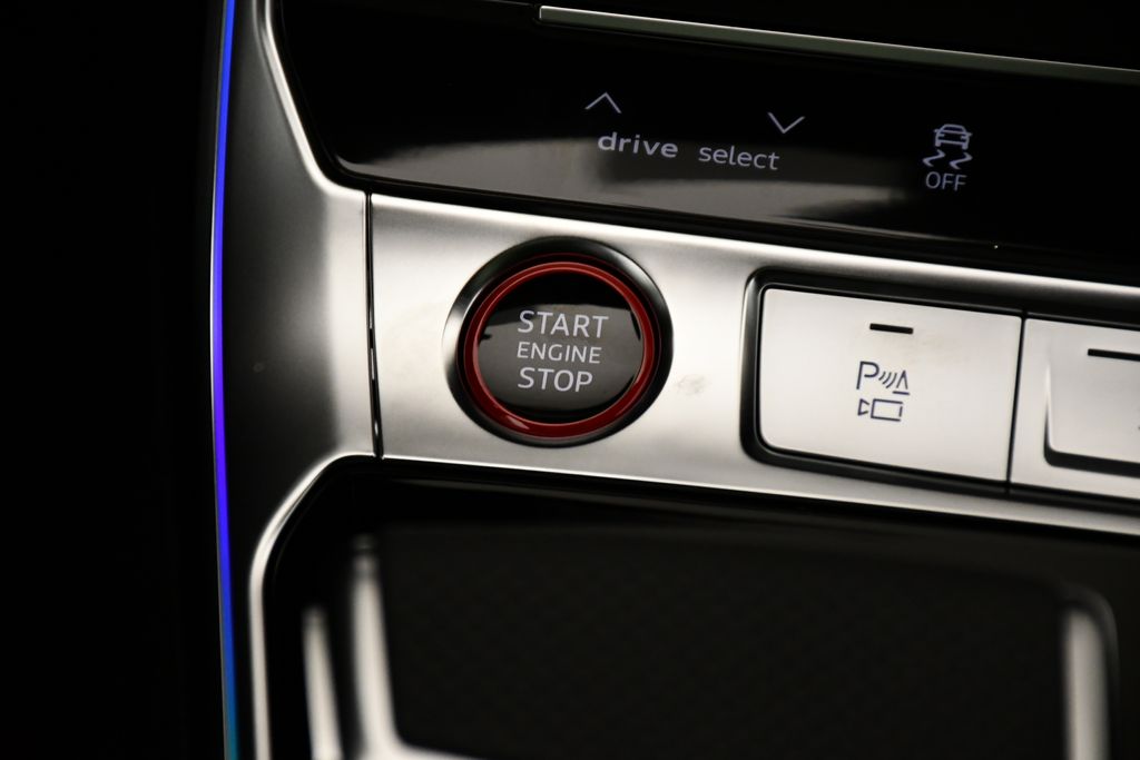 Thumbnail: 2025 Audi RS 7 - 29