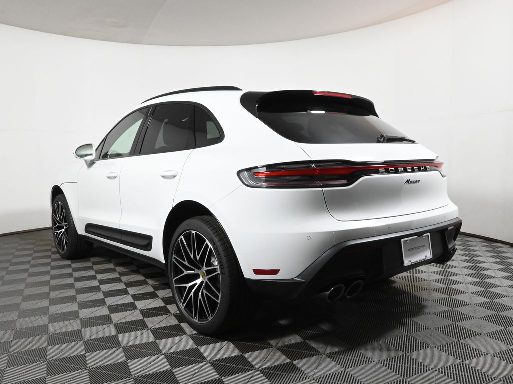 Thumbnail: 2026 Porsche Macan - 3