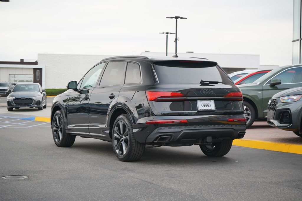 2025 Audi Q7  3