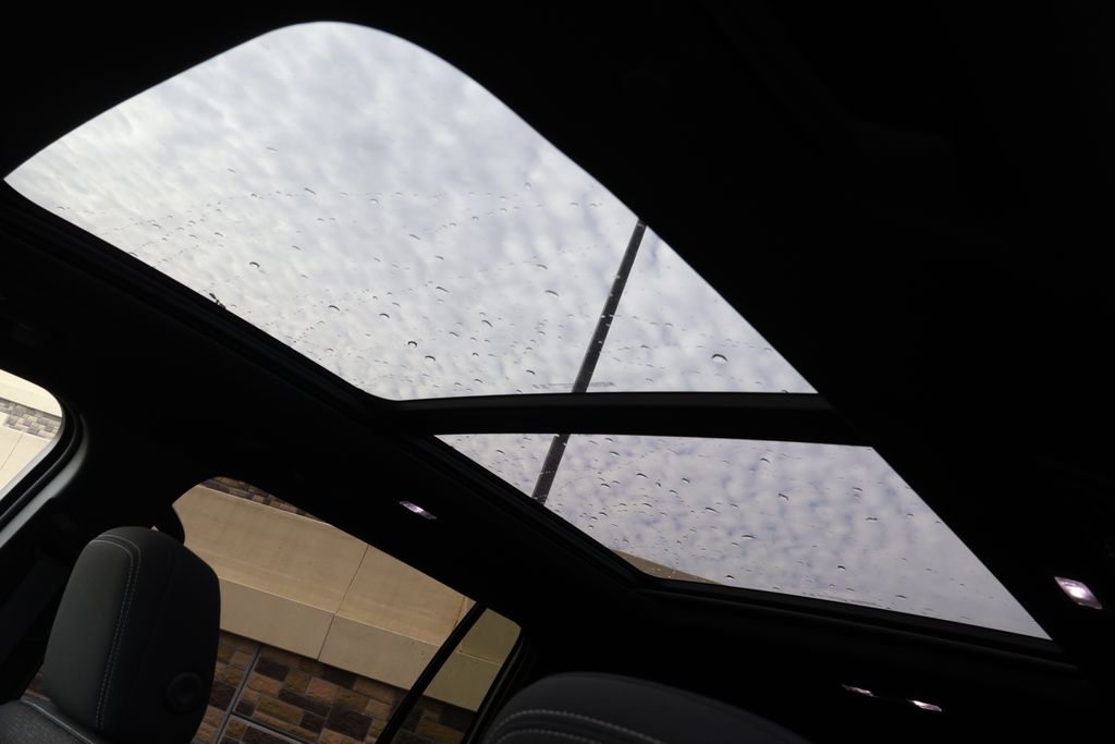 Thumbnail: 2026 Chevrolet Traverse - 16