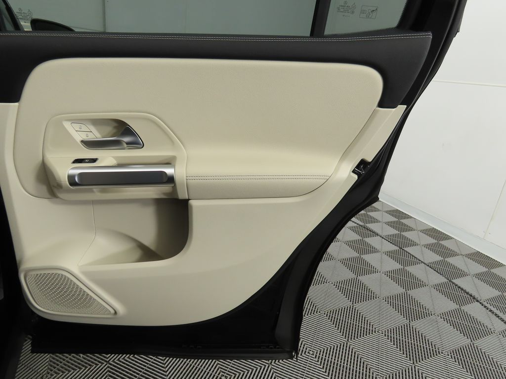 Thumbnail: 2023 Mercedes-Benz GLB - 27