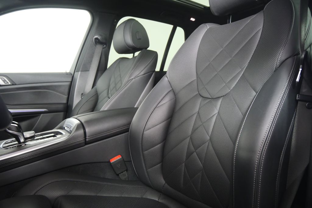 Thumbnail: 2023 BMW X5 - 11