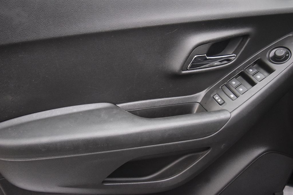 used 2022 Chevrolet Trax car, priced at $18,500