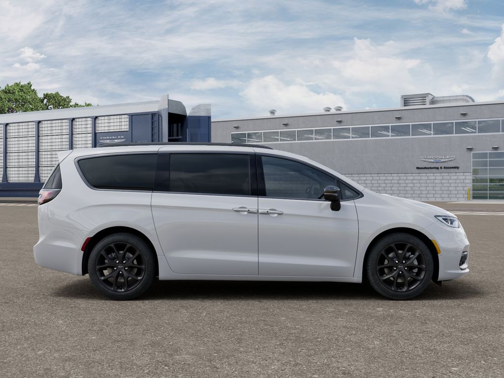 New 2026 White Chrysler Limited image 21